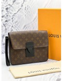 (LIKE NEW) LOUIS VUITTON MONOGRAM S LOCK CLUTCH 