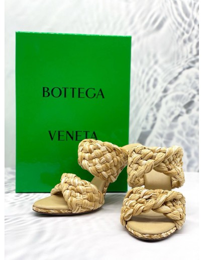 (LIKE NEW) BOTTEGA VANETA BV CURVE RAFFIA SANDALS SIZE 37 1/2