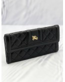 (PRE OWNED) BURBERRY BLACK QUILTED LEATHER TRIM WALLET 
