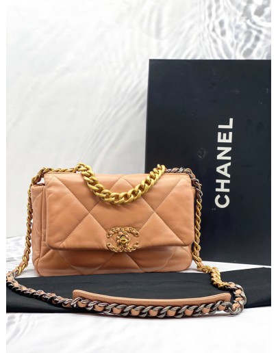(LIKE NEW) CHANEL LAMBSKIN QUILTED MEDIUM CHANEL 19 FLAP -FULL SET-